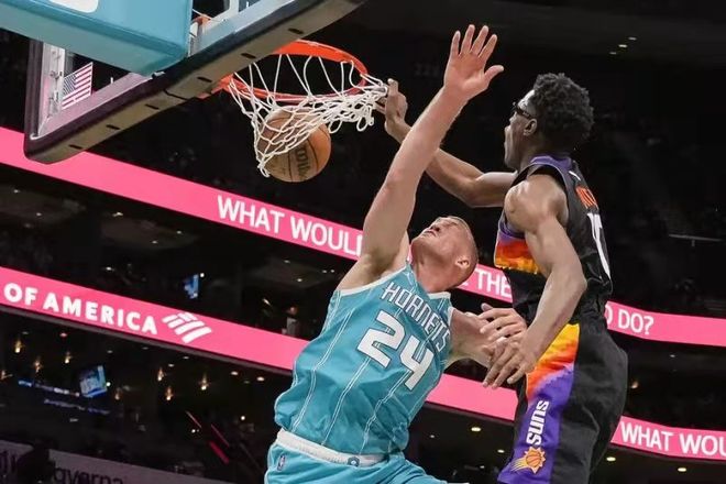 赛场背后 赛场背后