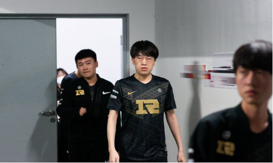 和9次助攻 和9次助攻