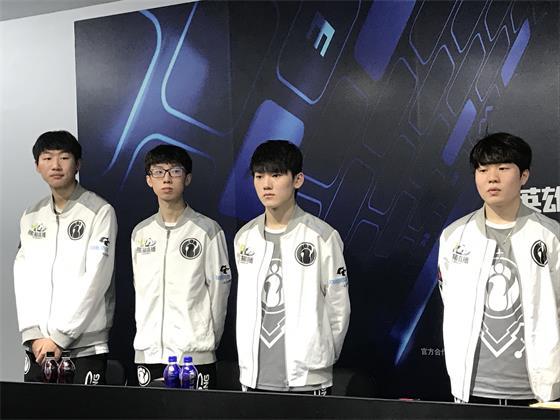 边翼卫的 边翼卫的