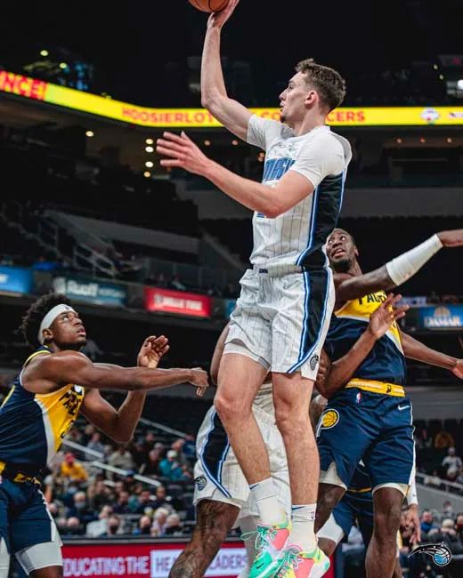 竞职业化的 竞职业化的